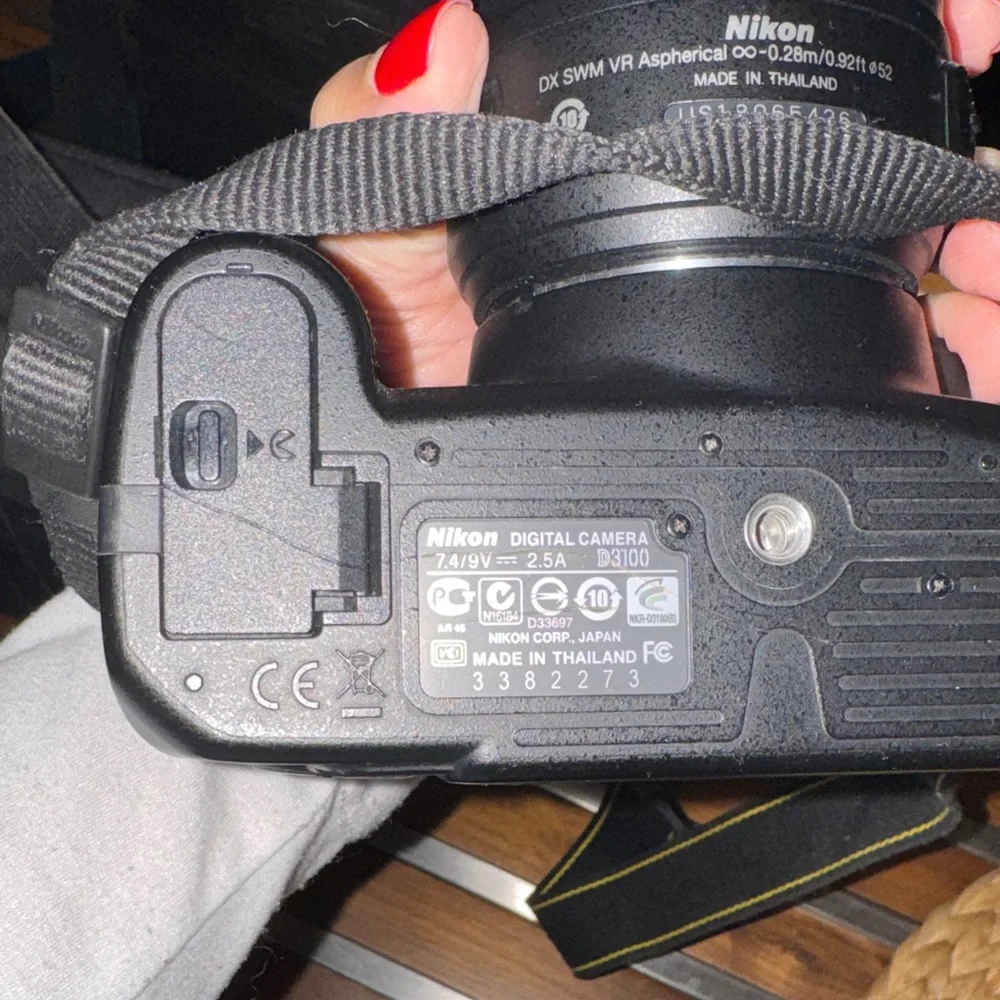 Nikon D3100 DSLR Camera in Black